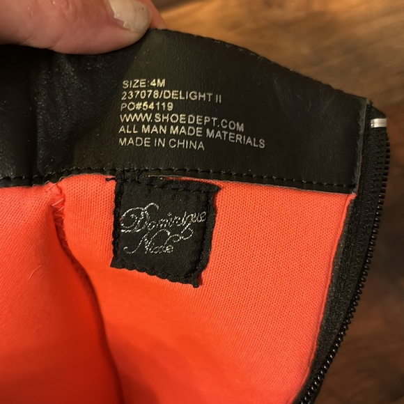 Dominique Nicole black zip up boots size 4 - Picture 4 of 5